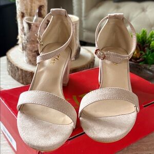 Elegant El Elax suede Beige Ankle Strap Heels